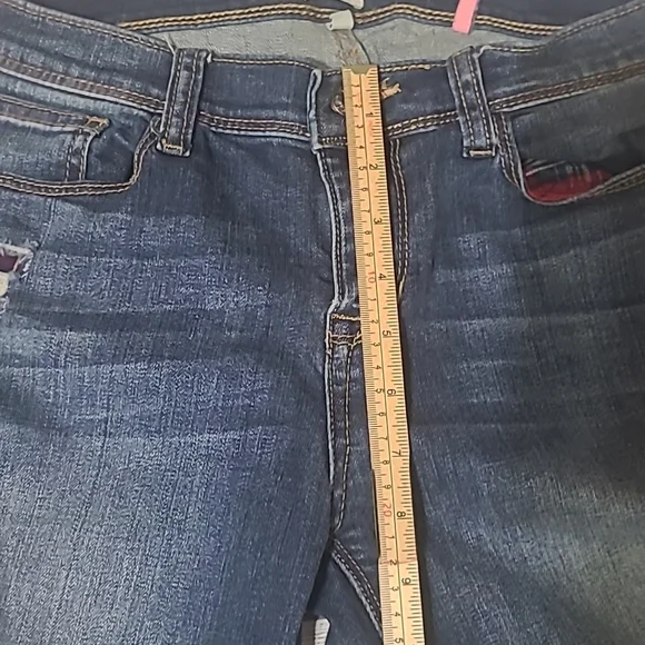 Sneakpeek Boyfriend 9 - Picture 4 of 7